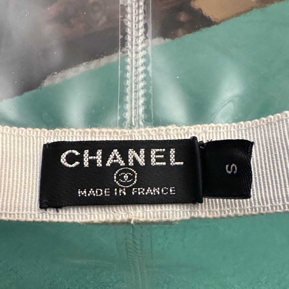 Chanel Runway CC Clear Rain PVC Clear Vinyl Wide-Brim Hat with Ivory Band - Picture 7 of 16